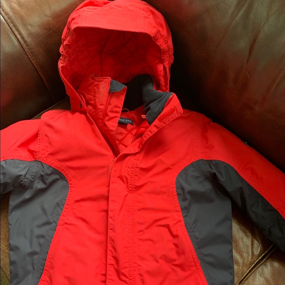 Boys winter ski snowboard jacket, size 6-7.  EUC